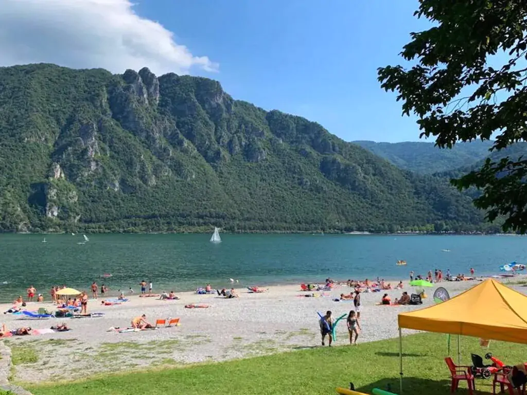 lago-idro-glamping-boutique-beach-view-1024x768-jpg