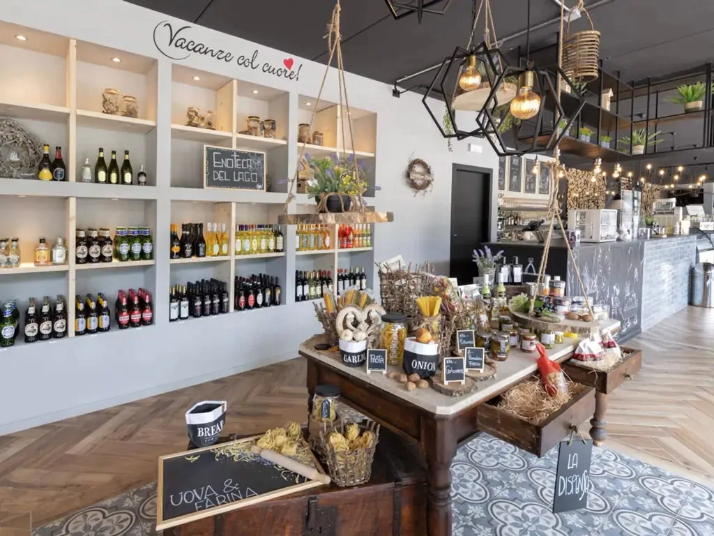 lago-idro-glamping-boutique-interior-minimarket-1024x768-jpg