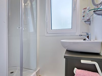 marina-di-venezia-camping-village-mobile-home-premium-i-interior-bathroom