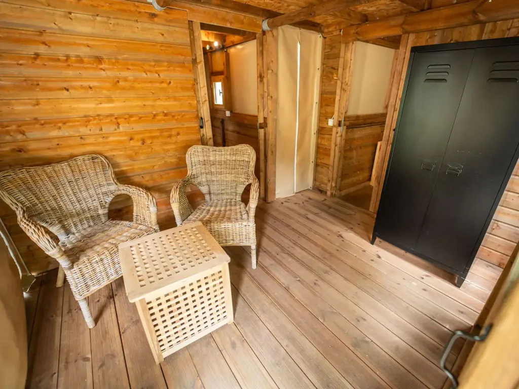 orlando-in-chianti-glamping-resort-glamping-tent-air-dreamer-3-interior-living-room