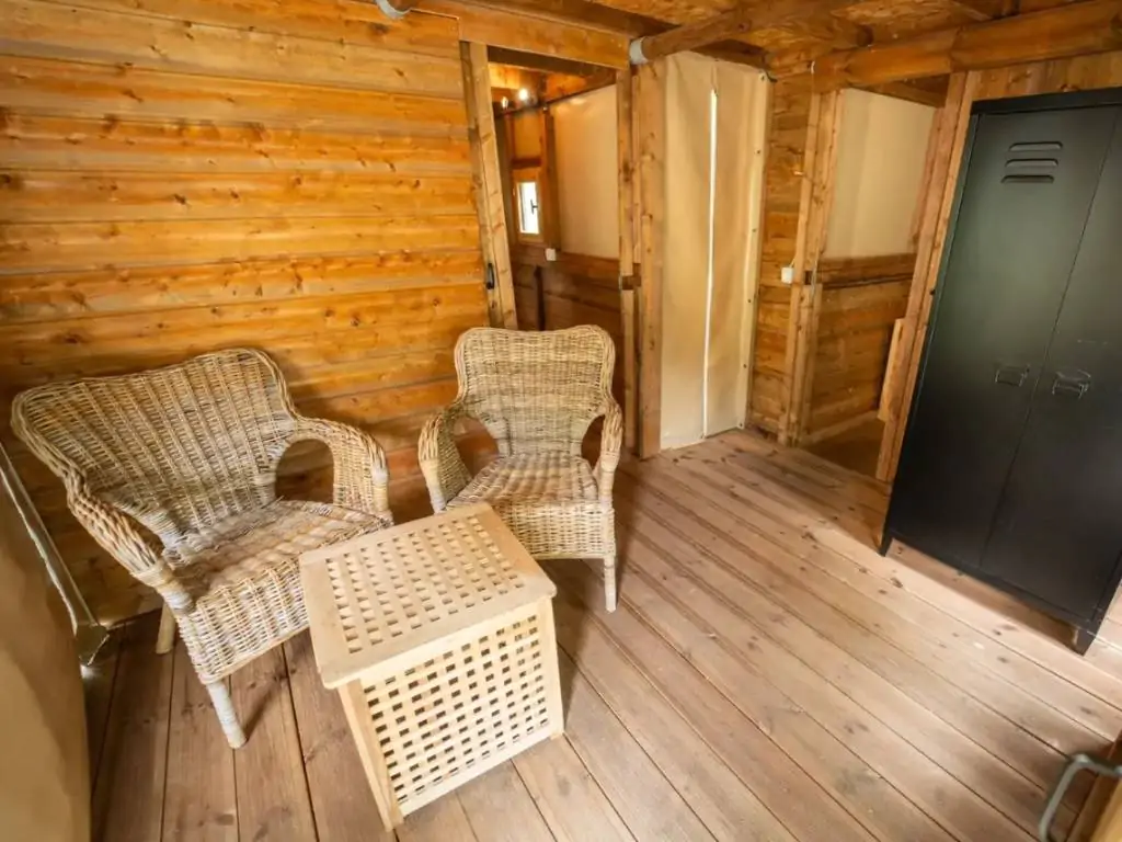 vallicella-glamping-resort-air-dreamer-3-interior-hall