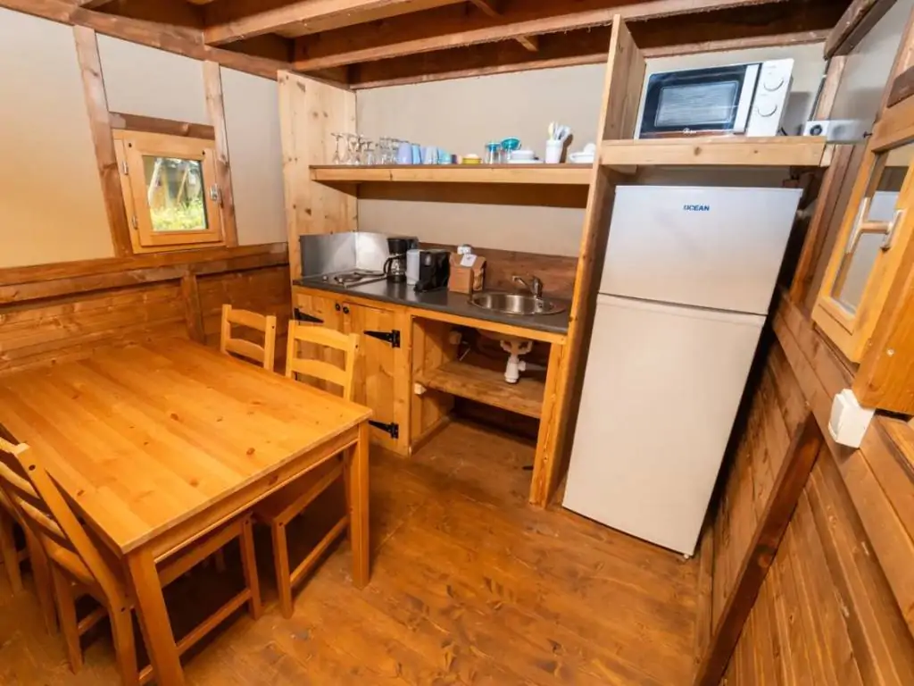 vallicella-glamping-resort-air-dreamer-3-interior-kitchen-living-room