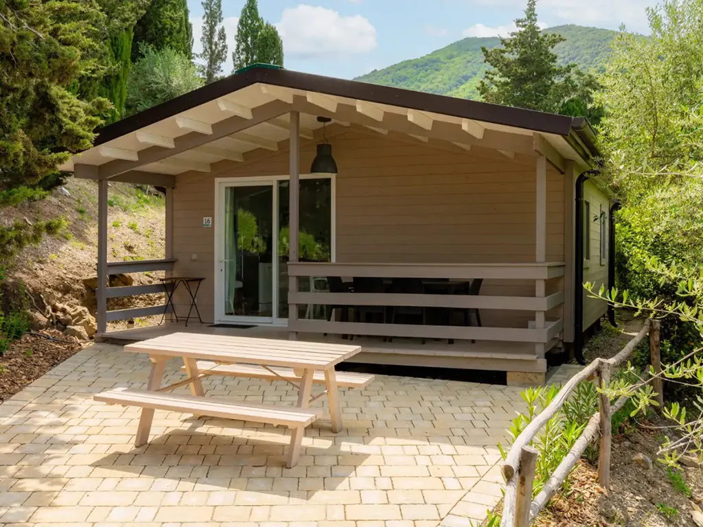 vallicella-glamping-resort-chalet-for-6-persons