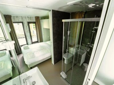 vallicella-glamping-resort-mobile-home-cottage-next-panorama-bedroom-suite