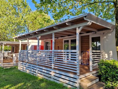 camping-bella-italia-exterior-terrace