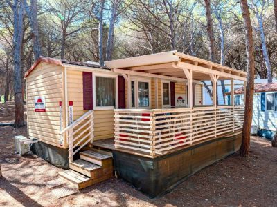 camping-bella-sardinia-mobile-home-klassik-a-exterior-frontview