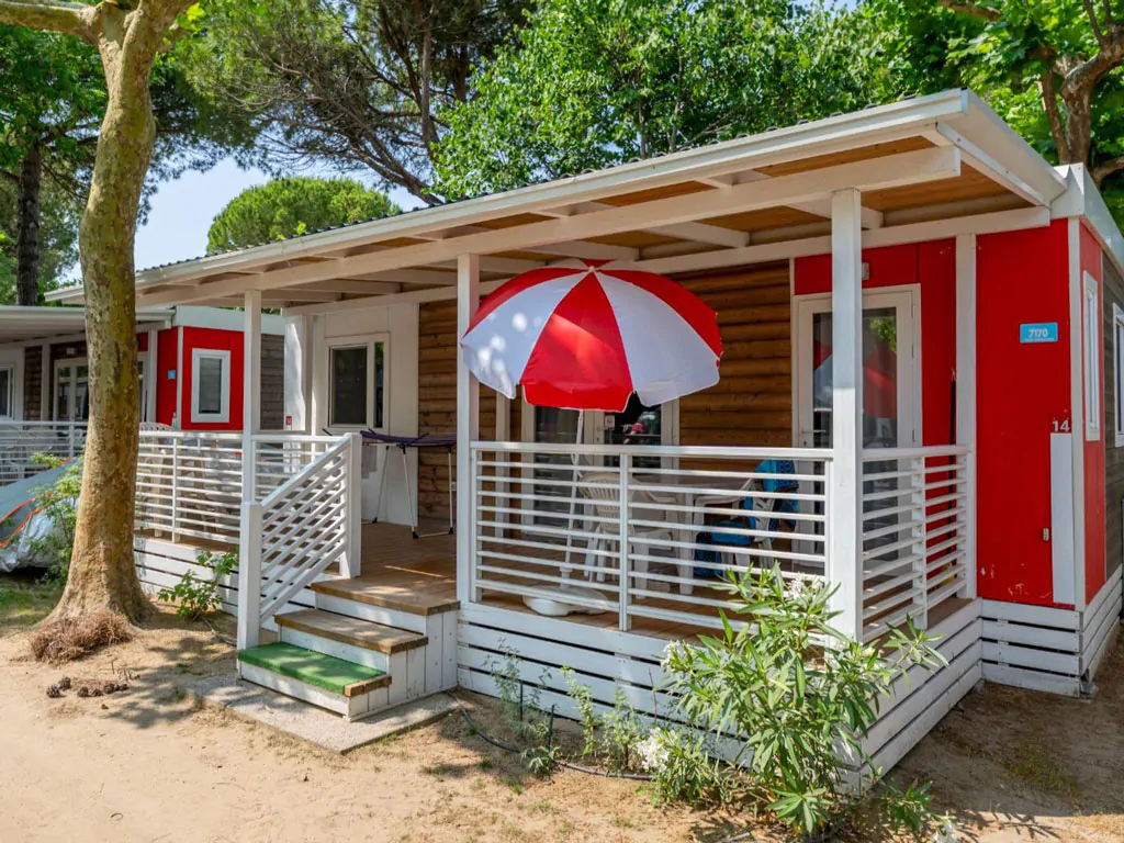 camping-union-lido-mobile-home-premium-i-exterior-frontview