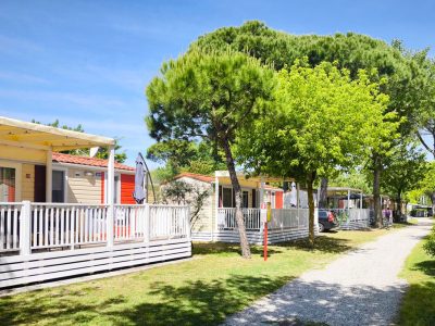 marina-di-venezia-mobile-home-klassik-a-exterior-row