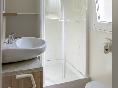 marina-di-venezia-mobile-home-klassik-a-interior-bathroom