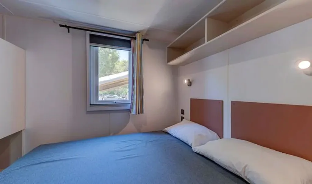 amadria-trogir-comfort-xl-bedroom-bedroom-with-double-bed