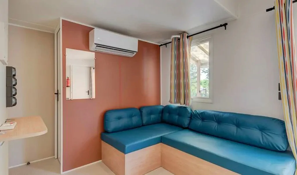 amadria-trogir-comfort-xl-living-room-with-the-couch