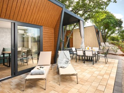 aminess-atea-camping-resort-luxury-glamping-villa-exterior-terrace-sunbeds