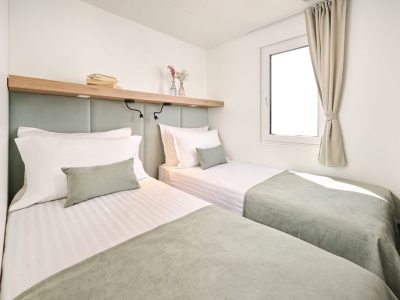 aminess-atea-camping-resort-luxury-glamping-villa-interior-bedroom-single-beds