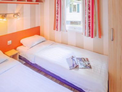 camping-klenovica-premium-interior-single-beds