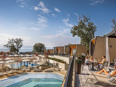 campsite-aminess-atea-luxuty-glamping-villa-pool-view-exteriere-pool
