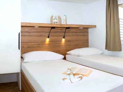 campsite-galeb-mobile-home-adria-superior-whirpool-interior-bedroom-single-beds
