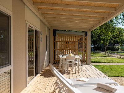 centro-vacanze-villaggio-san-francesco-mobile-home-lodge-prestige-lilac-exterior-terrace