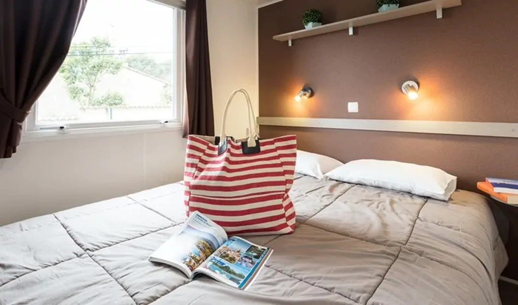 comfort-terrace-6-interior-double-bed