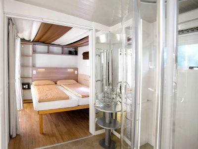vallicella-glamping-resort-cottage-clever-interior-bedroom-double-bed