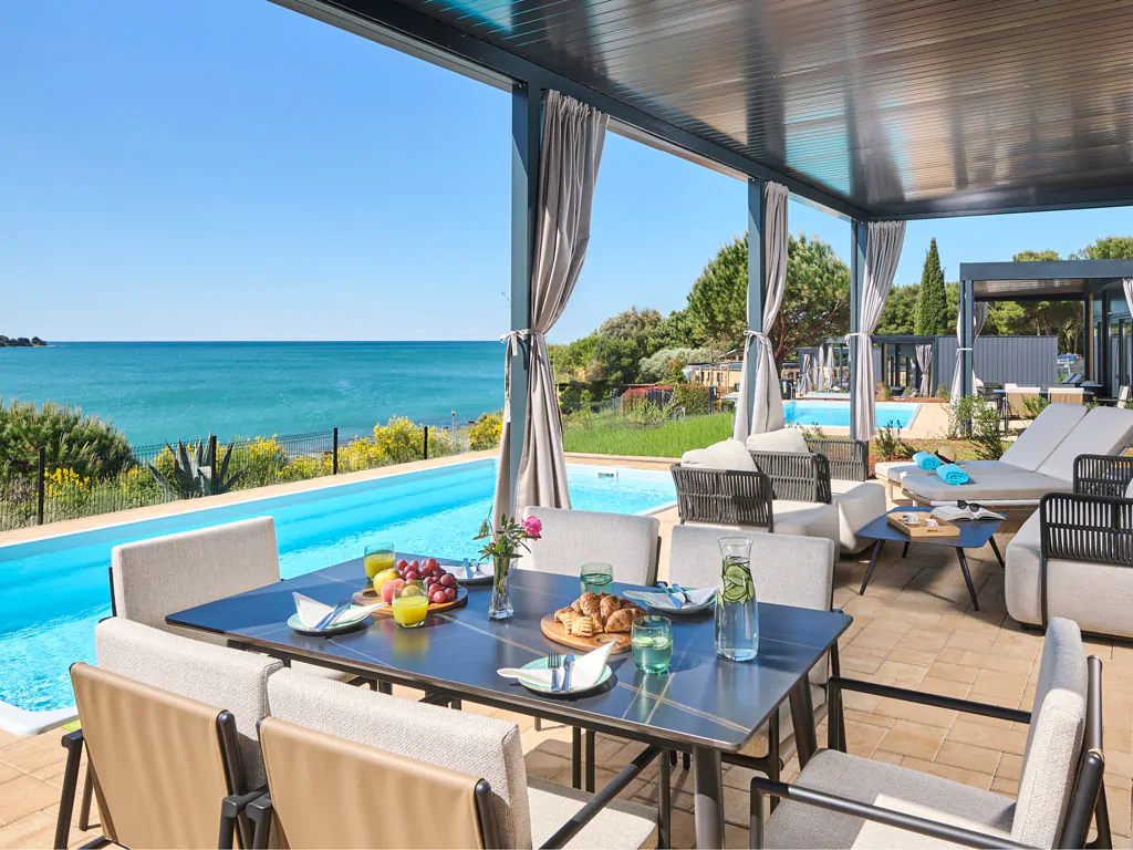 aminess-planet-camping-sirena-mobile-home-luxury-sea-view-with-private-pool-exterior-terrace-and-pool