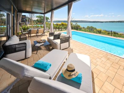aminess-planet-camping-sirena-mobile-home-luxury-sea-view-with-private-pool-exterior-terrace-sunbeds-and-pool