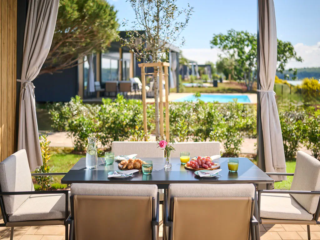 aminess-planet-camping-sirena-mobile-home-luxury-sea-view-with-private-pool-exterior-terrace-table