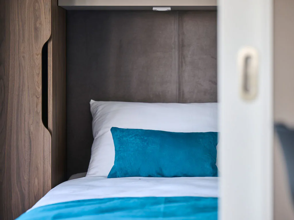aminess-planet-camping-sirena-mobile-home-luxury-sea-view-with-private-pool-interior-bedroom-detail