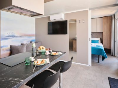 aminess-planet-camping-sirena-mobile-home-luxury-sea-view-with-private-pool-interior-kitchen