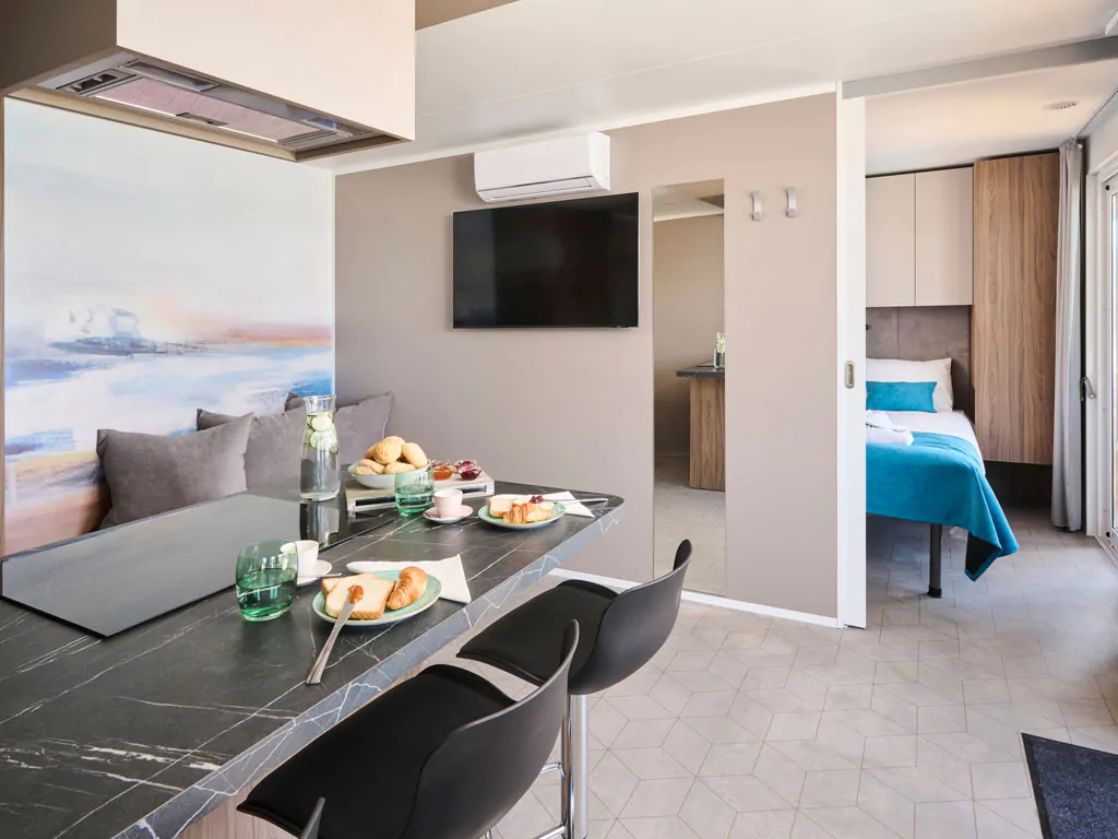 aminess-planet-camping-sirena-mobile-home-luxury-sea-view-with-private-pool-interior-kitchen