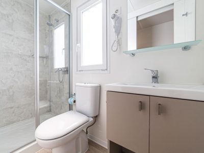 baia-holiday-isuledda-mobile-home-baia-revolution-interior-bathroom