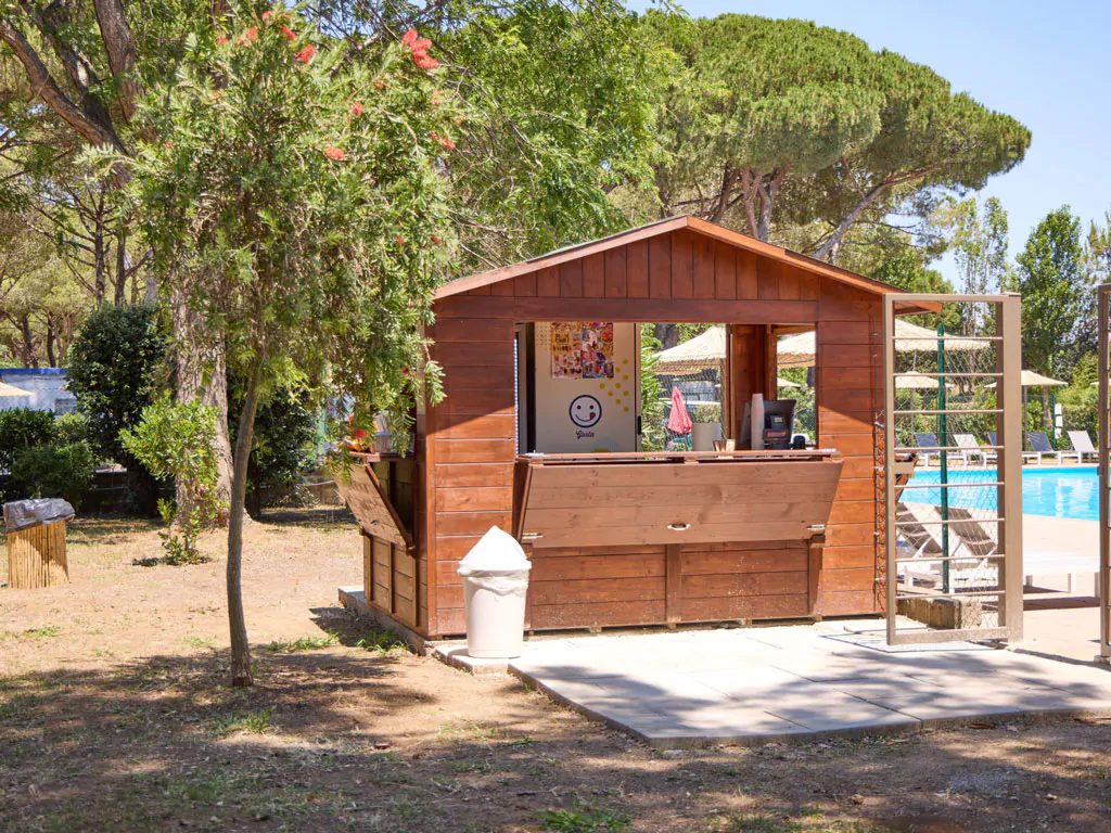 camping-costa-d-argento-bar-at-pool-view