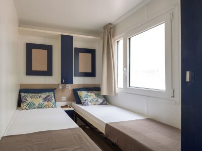 camping-village-baia-blu-la-tortuga-mobile-home-baia-elite-interior-bedroom