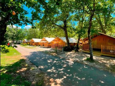 camping-village-cisano-san-vito-glamping-tent-estivo-safari-tent-compact-exterior-glamping-tent-view-2