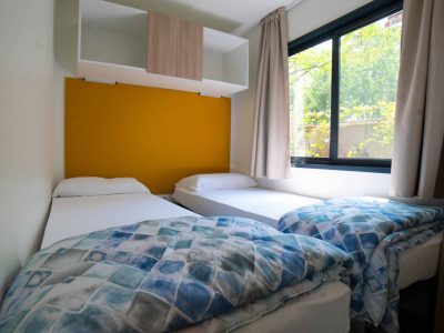 camping-village-gasparina-mobile-home-baia-elite-plus-bedroom