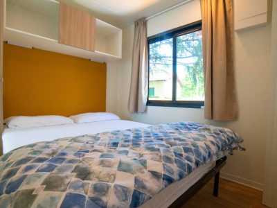 camping-village-gasparina-mobile-home-baia-elite-plus-bedroom-double-bed