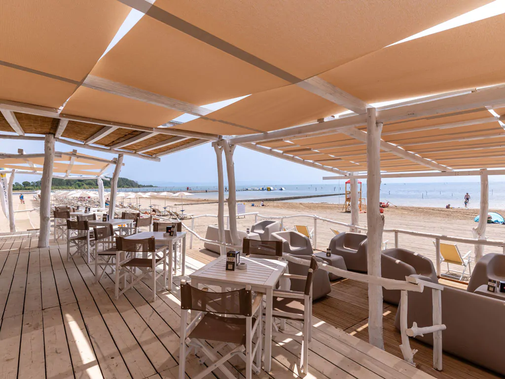 tenuta-primero-gardo-family-collection-beach-bar-terrace-view