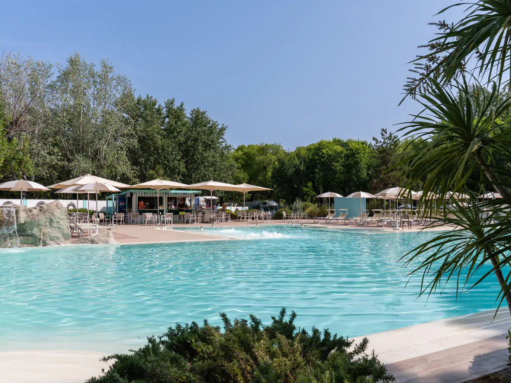 tenuta-primero-gardo-family-collection-pool-view