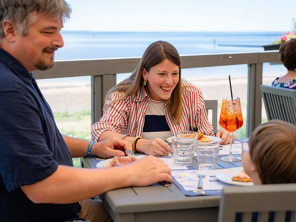 tenuta-primero-restaurant-family-timed