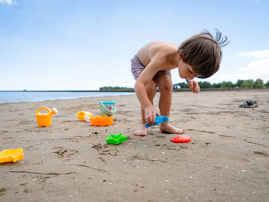tenuta-primero-sandy-beach-kids-playing