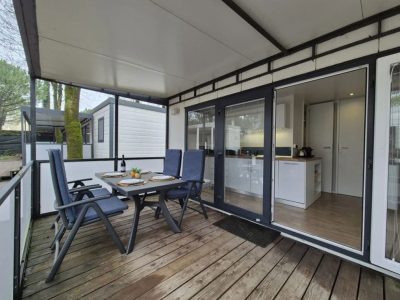 camping-bella-italia-moible-home-bella-family-exterior-terrace-entrance