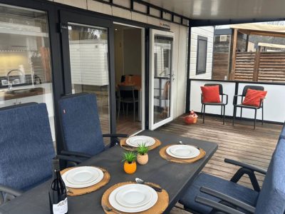 camping-bella-italia-moible-home-bella-family-exterior-terrace-view