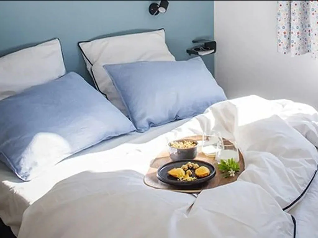 camping-ca-savio-mobile-home-premium-for-6-persons-interior-bedroom-double-bed