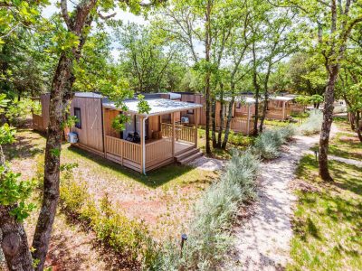 camping-naturist-solaris-casa-pini-mobile-home-couple-exterior-mobile-home-view