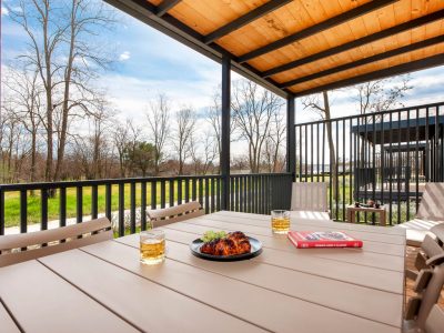 camping-naturist-solaris-casa-pini-mobile-home-luxury-exterior-terrace-table