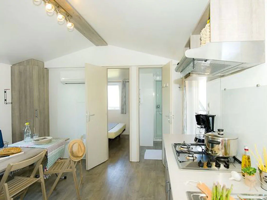 camping-rosapineta-mobile-home-comfort-interior-kitchen-and-living-room