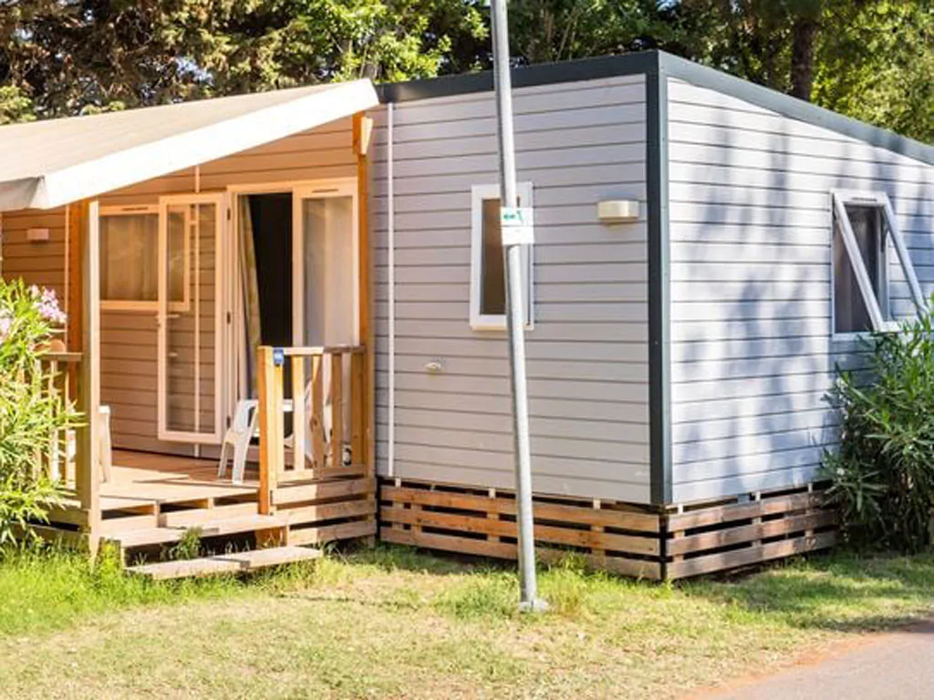 camping-rosapineta-mobile-home-comfort-for-6-persons-exterior-mobile-home