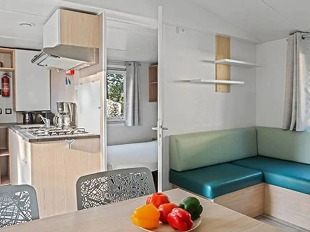 camping-rosapineta-mobile-home-comfort-for-6-persons-interior-living-room-view