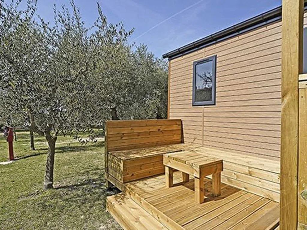 camping-village-portofelice-mobile-home-premium-exterior-terrace