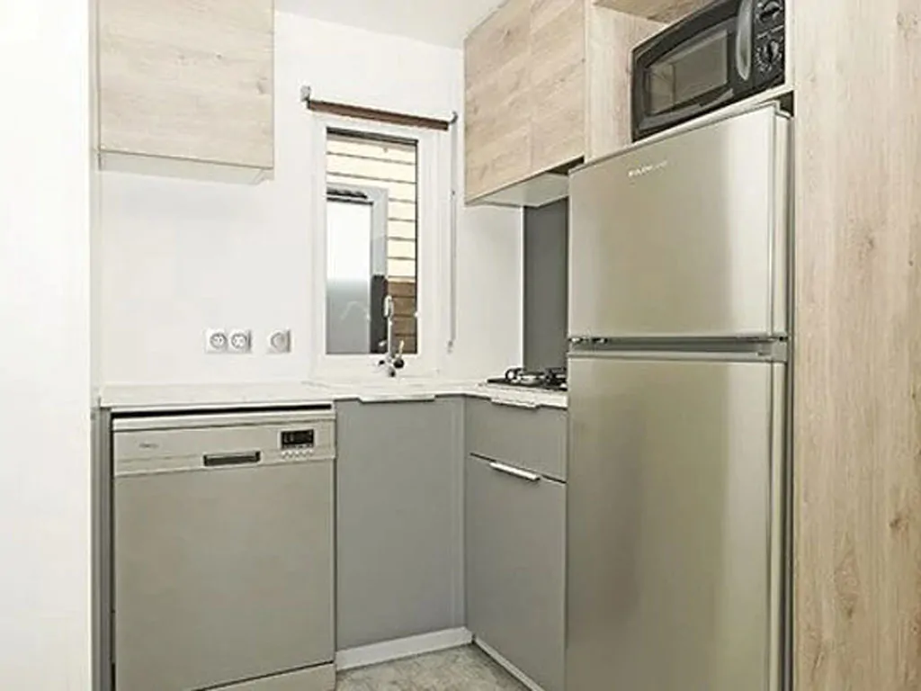 camping-village-portofelice-mobile-home-premium-interior-kitchen