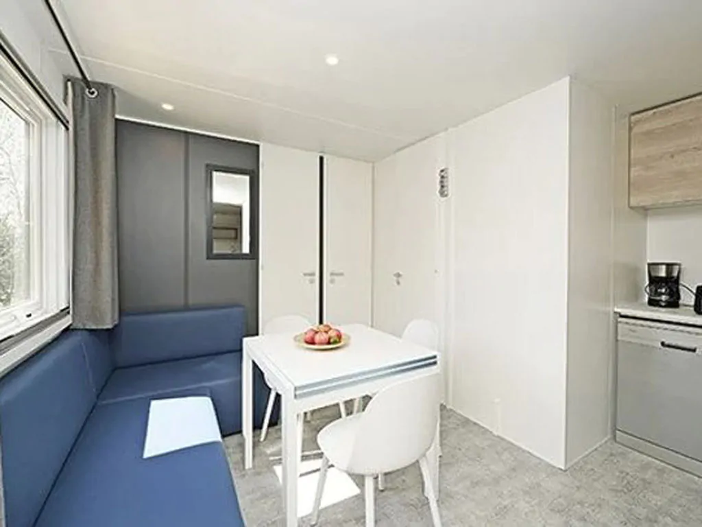 camping-village-portofelice-mobile-home-premium-interior-living-room-view